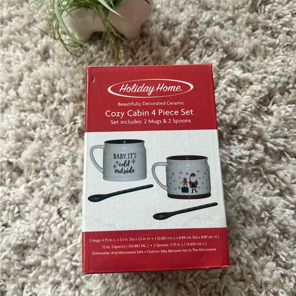 Other - Beautifully decorated Christmas holiday ceramic cozy cabin 4-piece mug set,